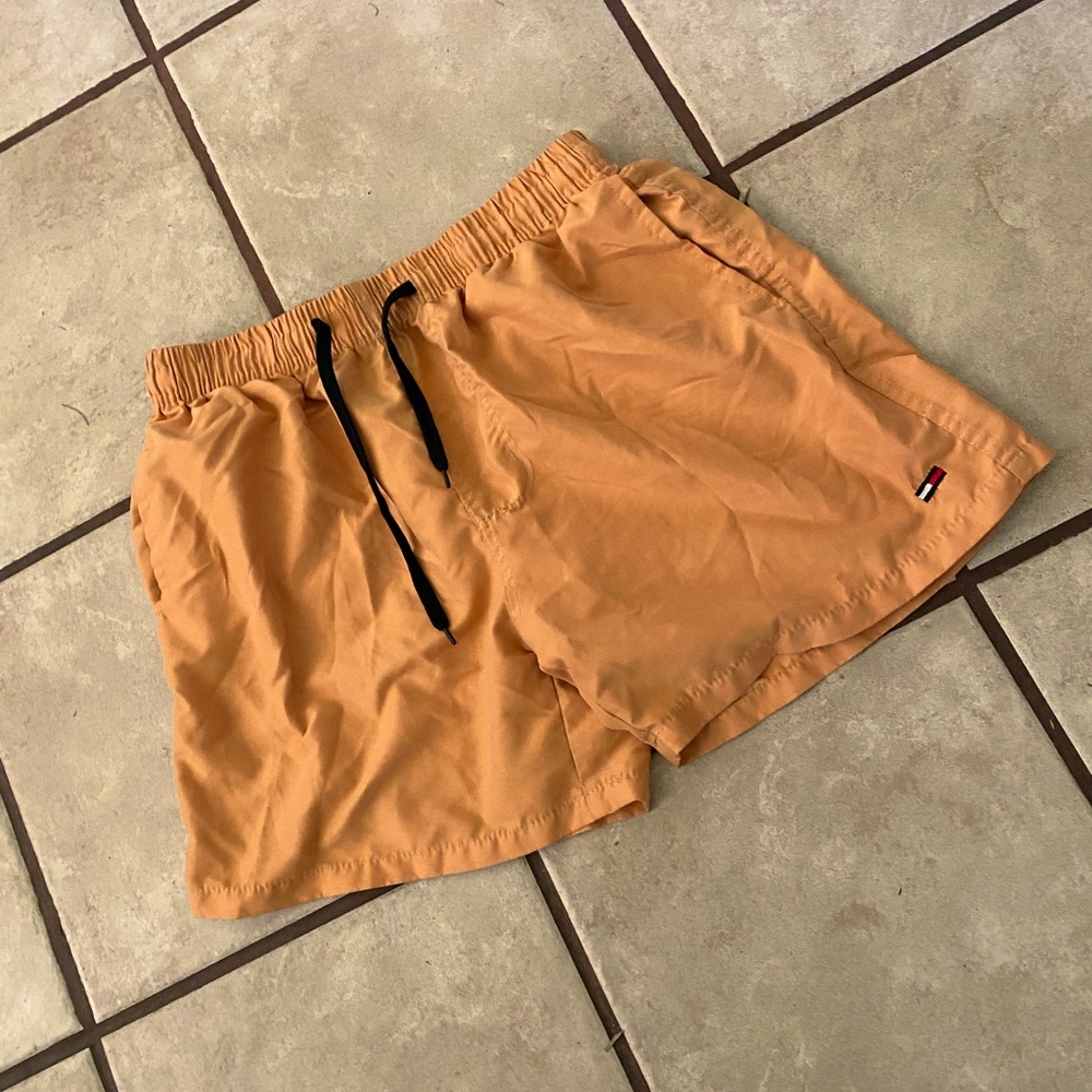 (A132)Tommy Hilfiger Orange Shorts with Black Drawstring Size L Preowned